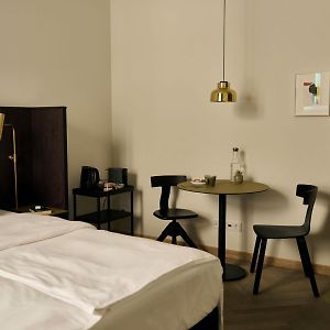 Melter Hotel & Apartments - A Neighborhood Hotel